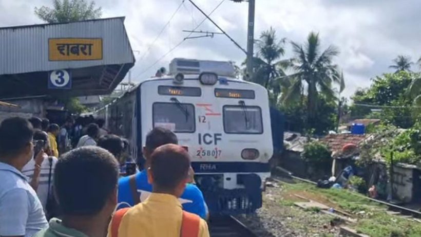 Sealdah Bongaon AC local