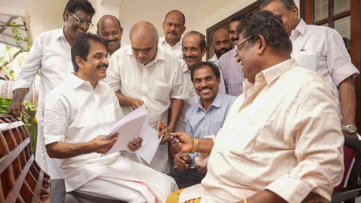 congress-signature-campaign-kerala-venugopal-2025
