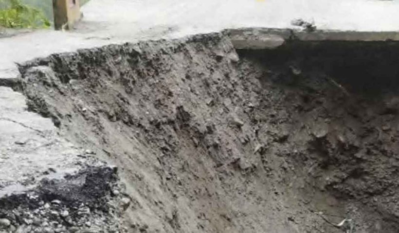 পাহাড়ে ফের প্রকৃতির রুদ্ররূপ: তিস্তায় খরস্রোতা স্রোত, সিকিমে প্রাণহানি