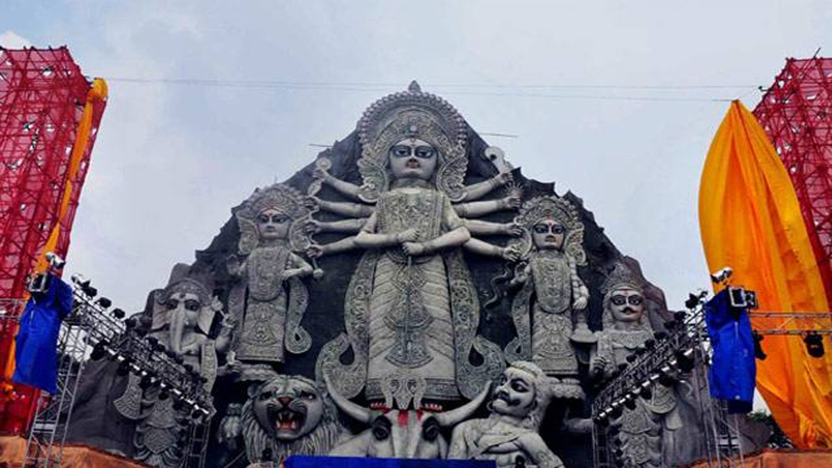 Pandal Incomplete, Deshapriya Park Puja Closed for Visitors on Friday