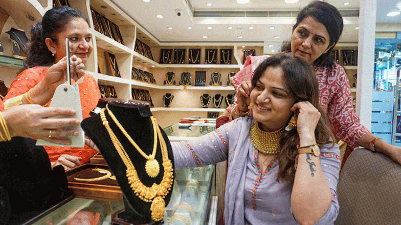 Gold Price Crash in Kolkata: Check Today’s 22K & 24K Rates