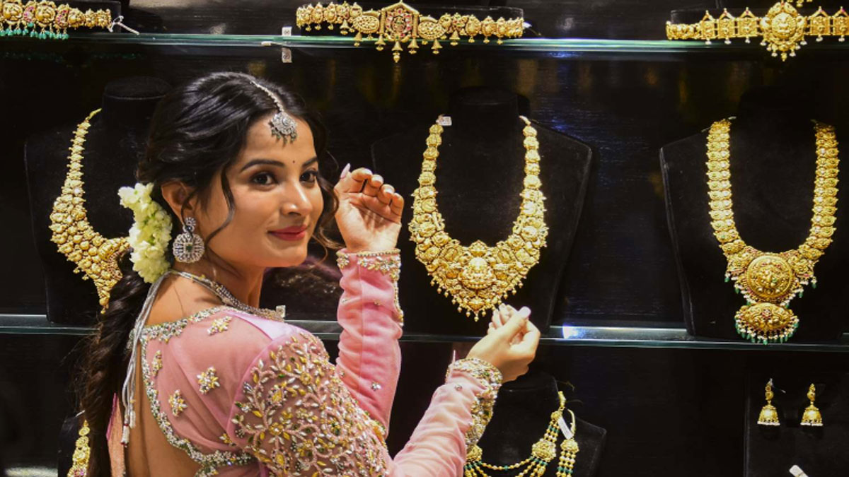 Gold Rate Alert! 29 September Brings Big Shift in 22 & 24 Carat Prices