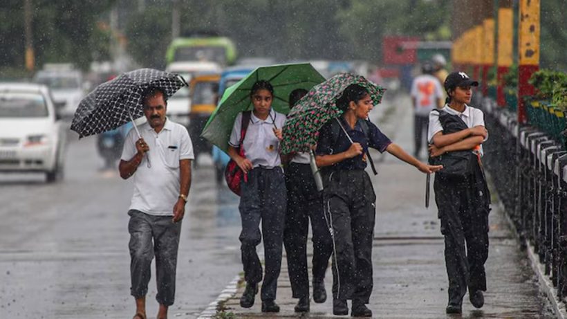 Mumbai on Alert for Extreme Rain, NDRF Prepared; Airlines Advise Passengers on Travel Plans