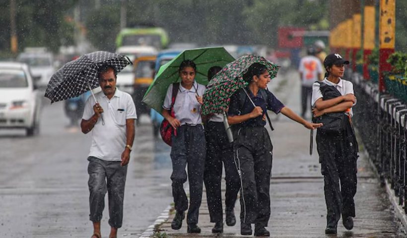 Mumbai on Alert for Extreme Rain, NDRF Prepared; Airlines Advise Passengers on Travel Plans