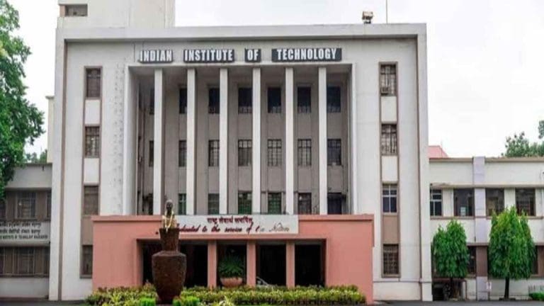 খড়গপুর IIT-তে গবেষকের মৃত্যু, উদ্ধার ঝুলন্ত দেহ 