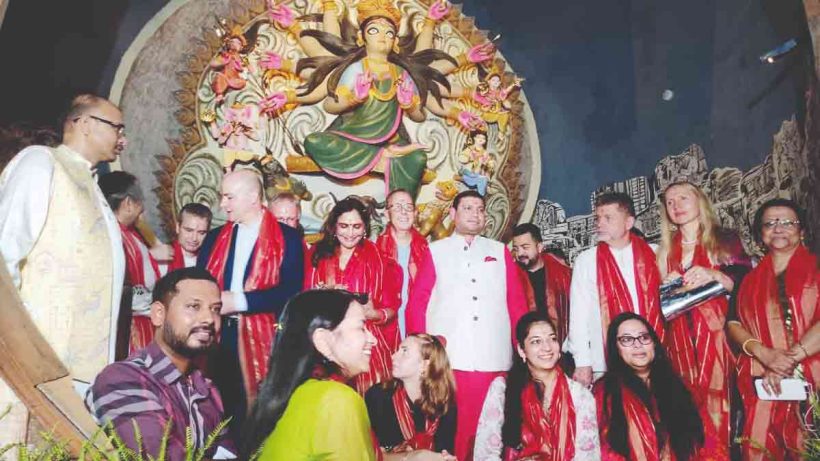 kolkata-durga-puja-foreign-diplomats-2025