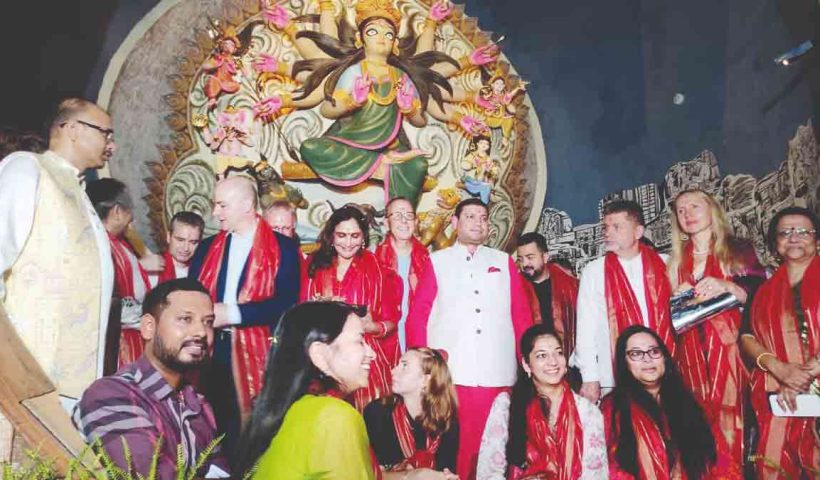 kolkata-durga-puja-foreign-diplomats-2025