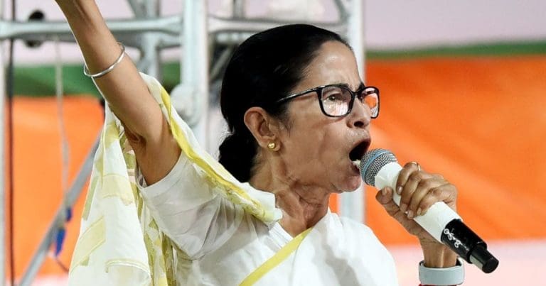 বাংলাকে বাংলাদেশে পরিণত করতে চান মমতা! দাবী কেন্দ্রীয় মন্ত্রীর