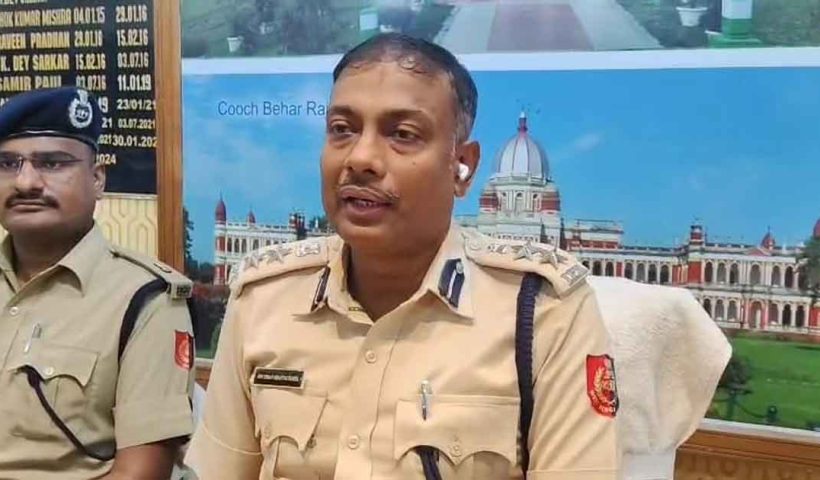 ১২ চাকার লরি সহ আটক ২ যুবক