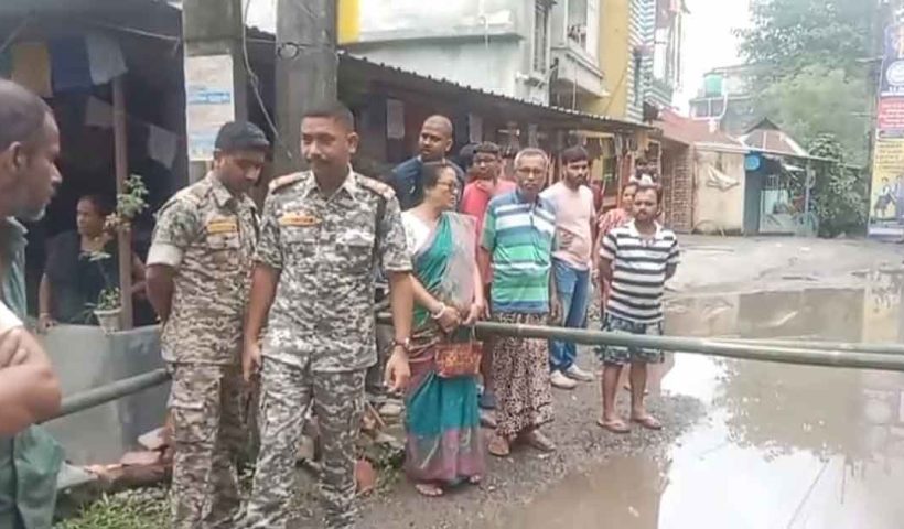 নিজের ওয়ার্ডের রাস্তার বেহাল দশা, ক্ষোভ প্রকাশ খোদ তৃণমূল কাউন্সিলরের