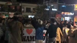 unnao-up-stone-pelting-police-injured-sar-tan-se-juda-slogans-communal-tensions-2025