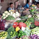 সপ্তাহের শেষে শীতের সবজিতে বাঙালির কপালে ভাঁজ