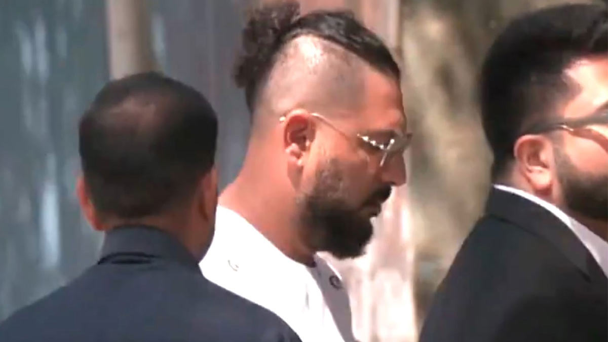 Yuvraj Singh at ed ofice