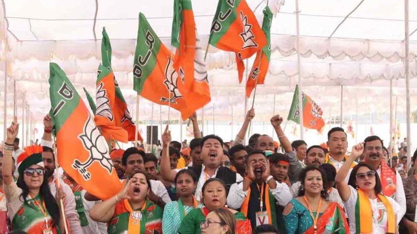 delhi-mcd-vote-bjp-dominates-overall-loses-two-seats