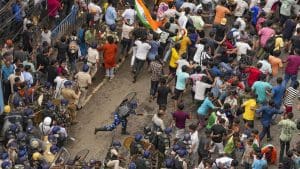Bhangar Witnesses Fierce Confrontation Between TMC and ISF, Chaos Engulfs the Area