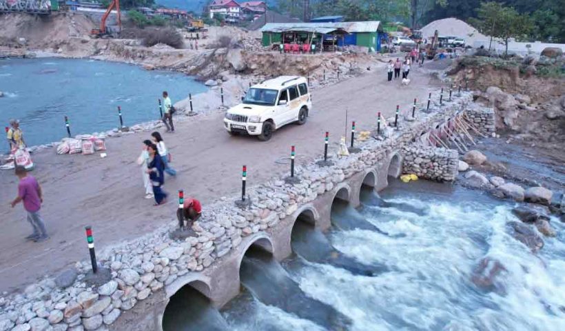 Tourists Cheer as Road Link Between Siliguri and Mirik Restored via Dudhia