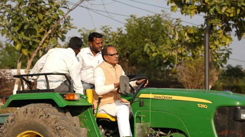Union Agriculture Minister Shivraj Singh Chauhan stated that no farmer complaint should be closed until the farmer is fully satisfied. Review meeting in Delhi focused on fertilizer, seeds, pesticides, PM-Kisan and crop insurance grievances.