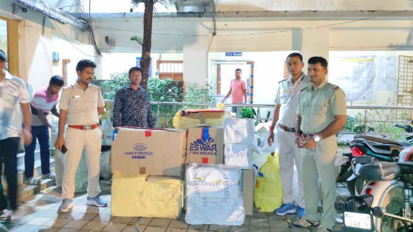 উদ্ধার ৭ লক্ষ টাকার বাজি, গ্রেফতার ২