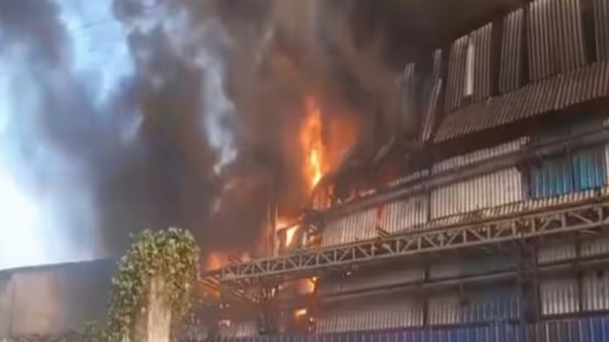 Barrackpore battery factory fire