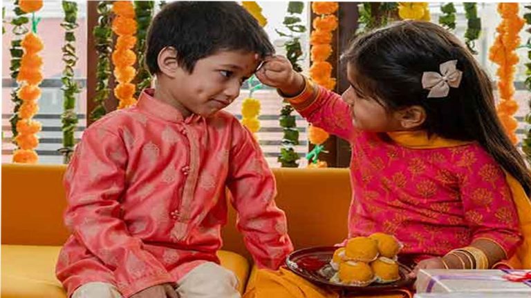 Bhai Dooj 2025: Auspicious Tika Timings and Vrat Details Inside