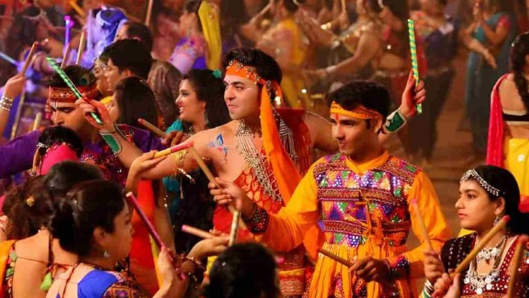 ডান্ডিয়া অনুষ্ঠানে ঢুকে গণপিটুনির শিকার মুসলিম যুবক! ডান্ডিয়া অনুষ্ঠানে ঢুকে গণপিটুনির শিকার মুসলিম যুবক!