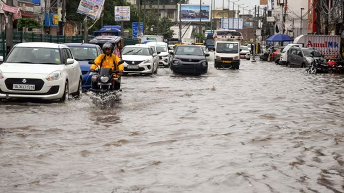 downpour-hailstorm-cripple-delhi-traffic-igi-airport-warns-of-delays