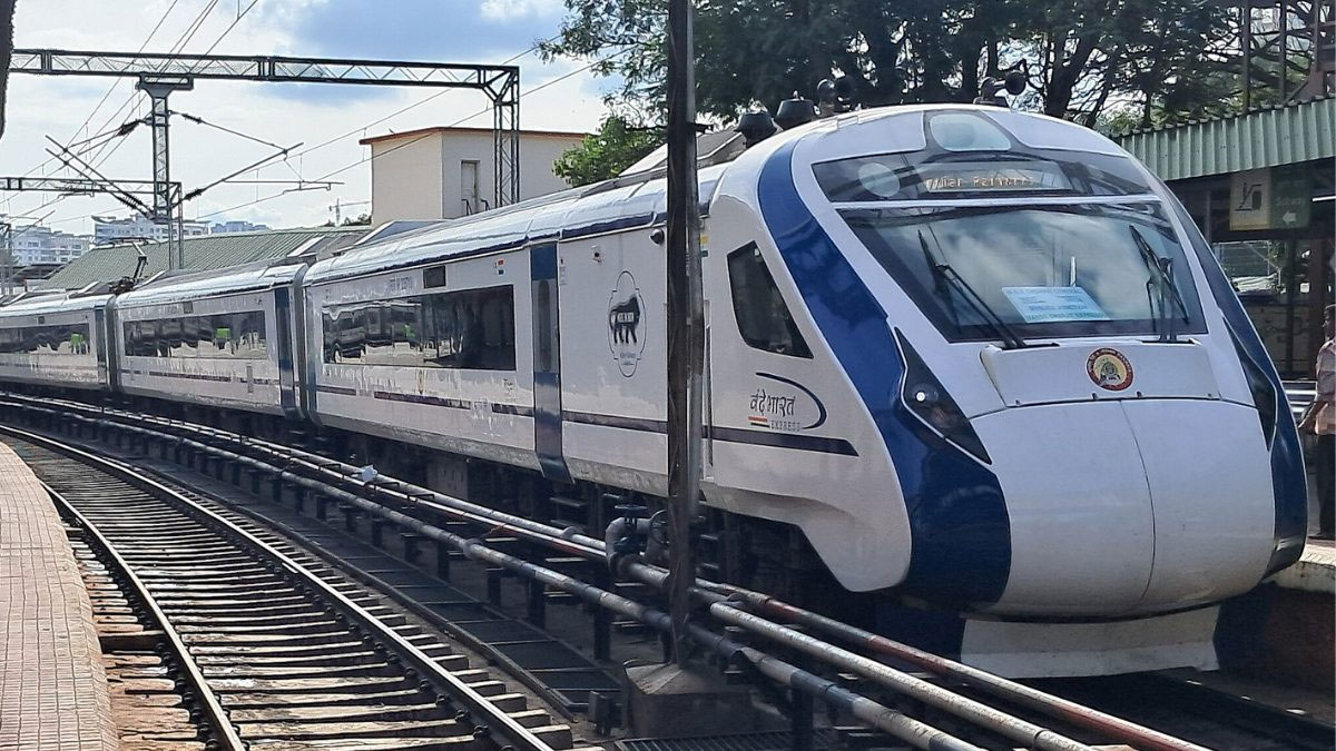 Vande Bharat Takes the Spotlight in Railways’ Mega Festive Plan