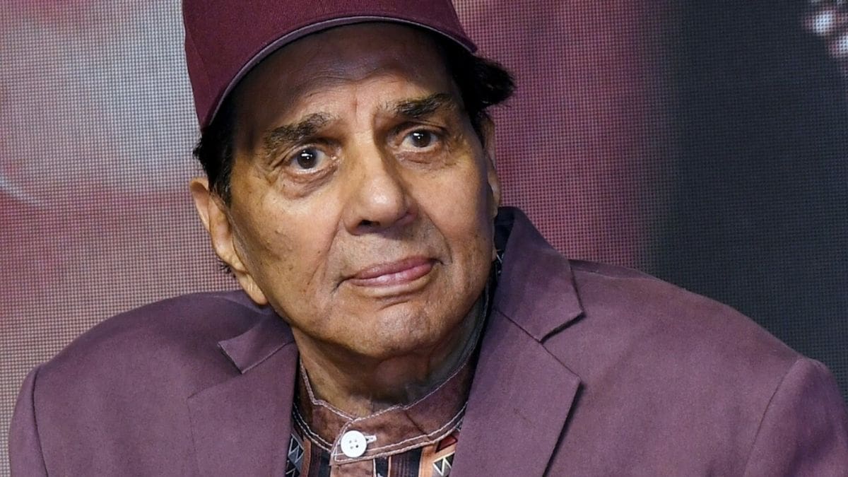 🏥আশঙ্কাজনক অবস্থায় হাসপাতালে ধর্মেন্দ্র🏥 - ShareChat