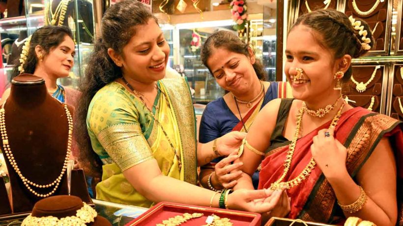 24-Carat Gold Price Jumps by 3,150 in a Day, Silver Drops 2,050 per Kg
