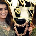 সোনার বাজারে বড়সড় চমক, শুক্রবারের দামে ধামাকা অফার!