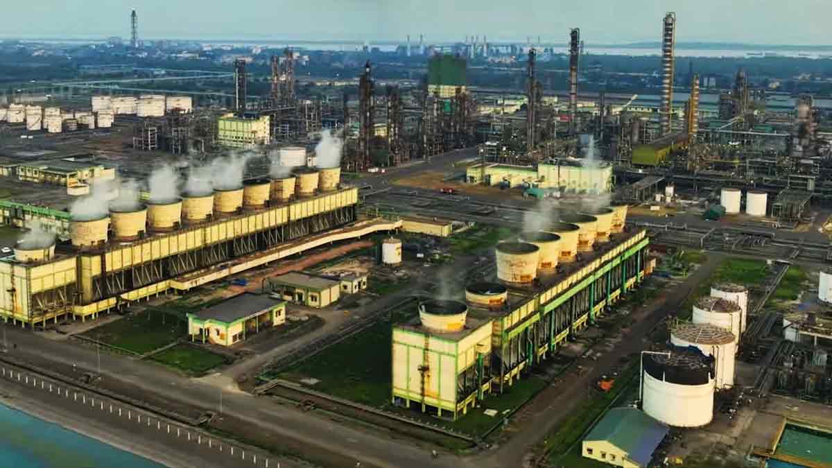Haldia Petrochemicals plans to expand its global footprint through HPL Global in Singapore, aiming to raise trading volumes by 30%. The company, backed by TCG, is also undergoing a ₹2,000 Cr expansion at its 2,560-acre Haldia plant.