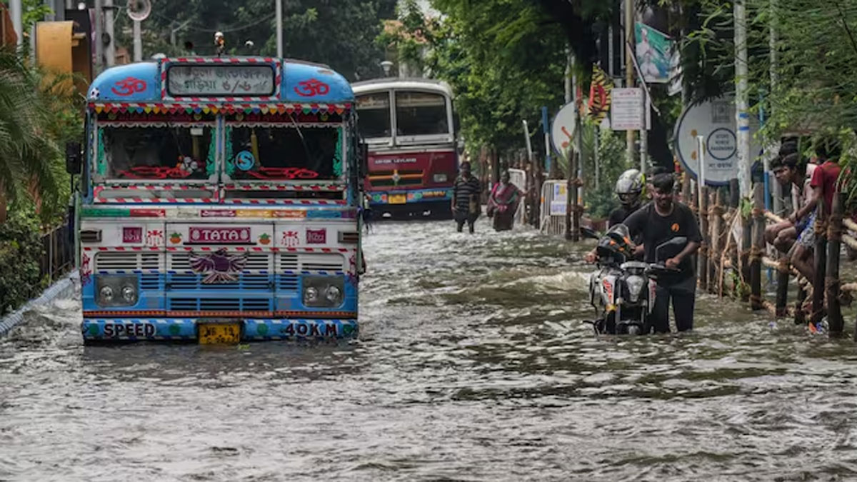 "Severe Deep Depression Intensifies: Orange Alert Issued for Kolkata, Heavy Rain Expected in Several Districts"