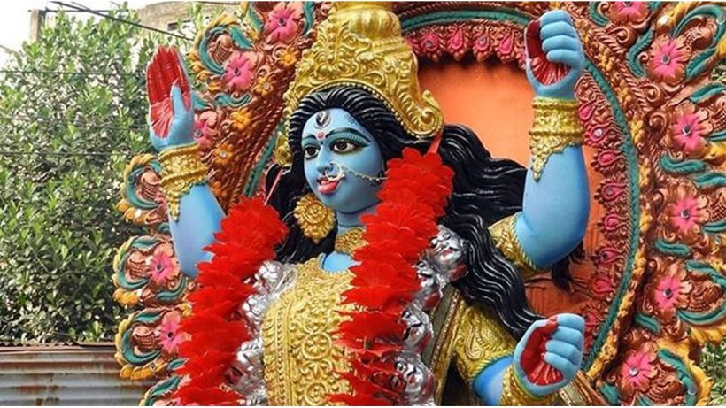 Sacred Offerings to Make During Kali Puja 2025 for Blessings, Luck, and Prosperity