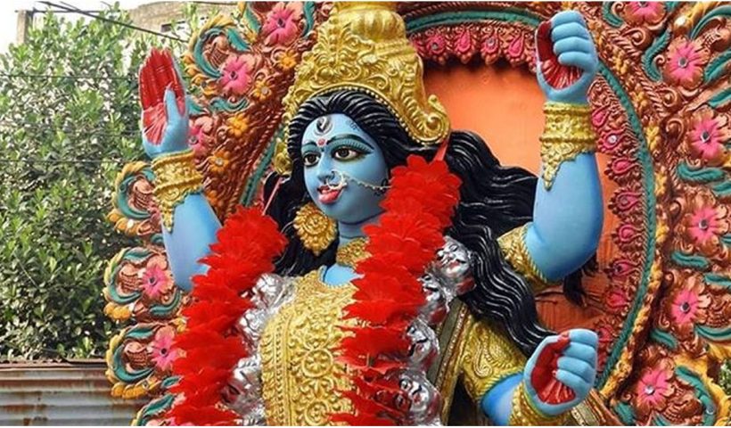 Sacred Offerings to Make During Kali Puja 2025 for Blessings, Luck, and Prosperity