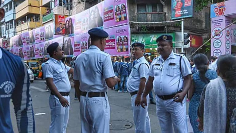 কালীপুজোয় বারাসত ও মধ্যমগ্রামে ভিড় সামলাতে পুলিশের বিশেষ পরিকল্পনা