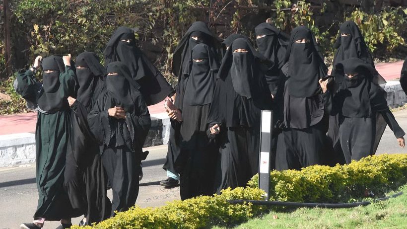 muslim-girls-right-to-wear-hijab-upheld-by-kerala-minister