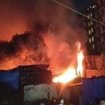 সাতসকালে বড়বাজারে ভয়াবহ অগ্নিকাণ্ড, নিয়ন্ত্রণে আনতে দমকলের ২১টি ইঞ্জিন