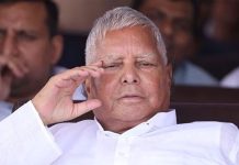 INDIA ব্লকে আলোচনা ছাড়াই টিকিট বিলি লালুর, রাবড়ি দেবীর বাড়ির বাইরে চরম নাটকীয়তা IRCTC Scam: Lalu and Rabri Move to Stop Day-to-Day Court Hearings