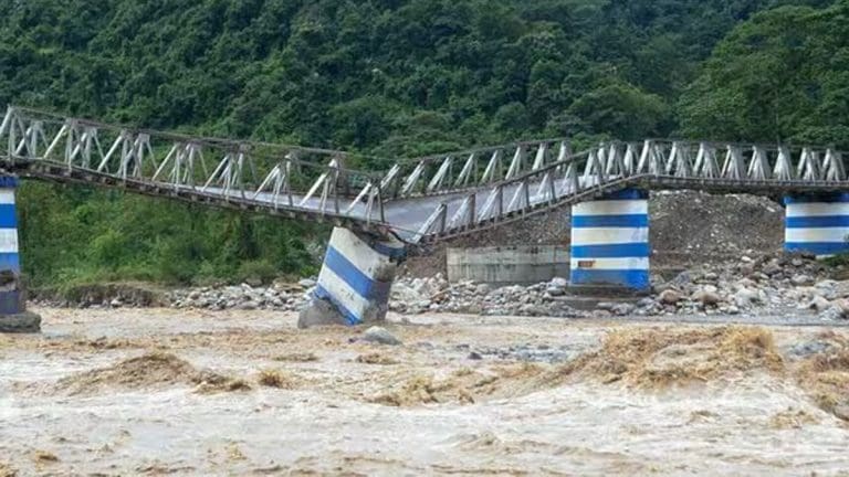 উত্তরবঙ্গে যাবেন? কোন রুটে যান চলাচল বন্ধ, কোন রাস্তা খোলা, জানুন বিস্তারিত
