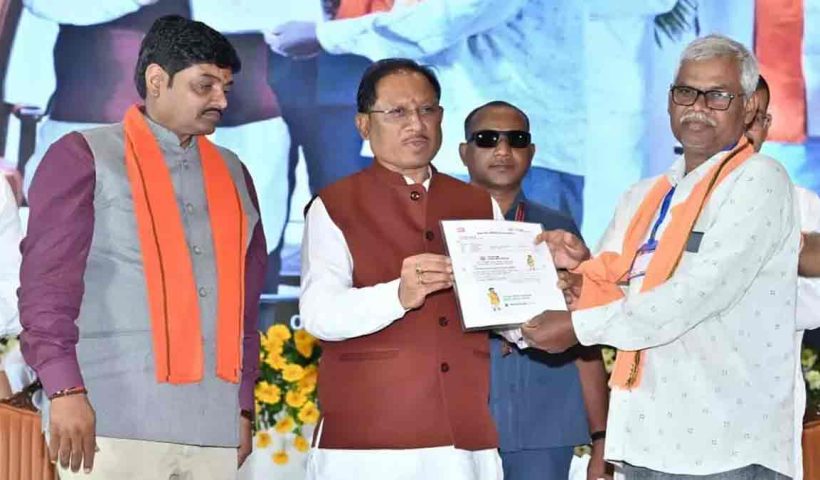 PM Modi launches PM Dhan-Dhanya Krishi Yojana and Dalhan Atmanirbharta Mission worth ₹35,440 crore. Uttarakhand CM Dhami calls it a historic milestone for farmers.