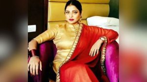 সোনার গয়না চুরির অভিযোগ, গ্রেফতার অভিনেত্রী