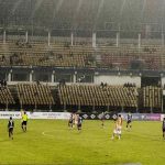 সেমিফাইনালের টিকিটের লড়াইয়ে টানটান উত্তেজনায় শেষ প্রথমার্ধ