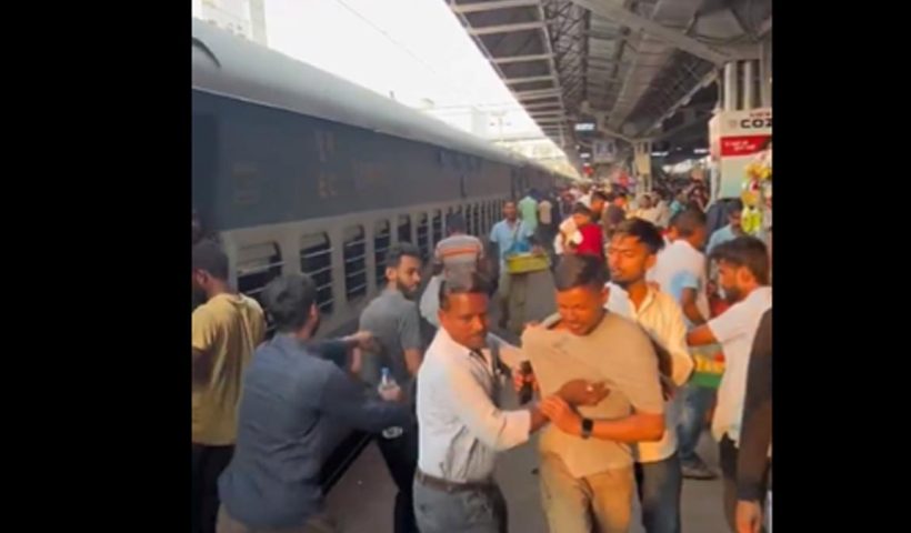 jabalpur-railway-station-samosa-dispute-passenger-loses-watch-incident