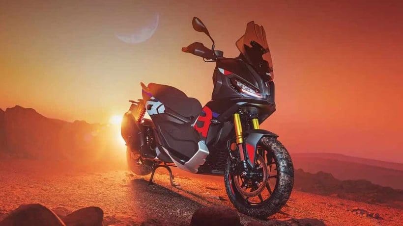 Aprilia SR GT 400 Crossover Scooter Unveiled