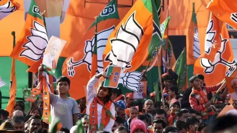 সাফ হয়ে যাবে BJP? আসন সংখ্যা নিয়ে ‘বিস্ফোরক’ দাবী!