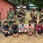 হাকিমপুর সীমান্তে BSF এর জালে ৫০০ অবৈধ বাংলাদেশি