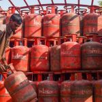 দাম কমল রান্নার গ্যাসের! কলকাতায় কত হল LPG?
