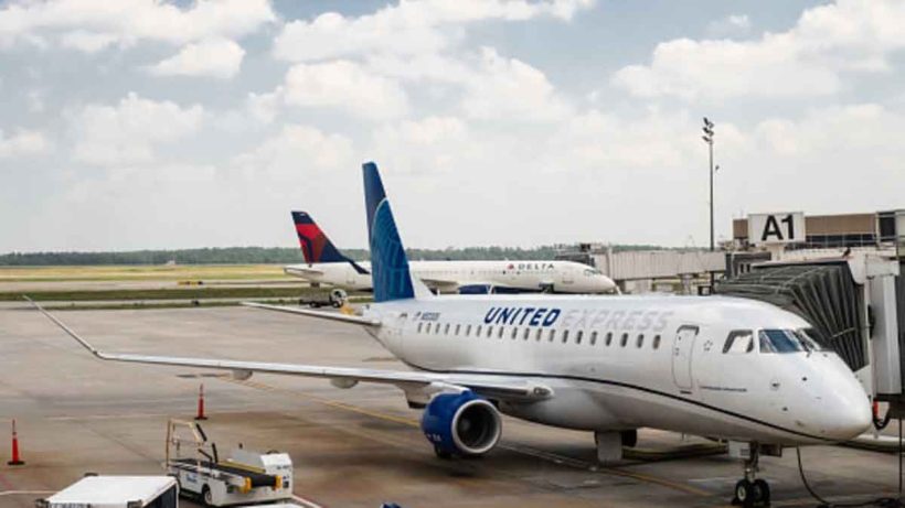 FAA issues ground stop at Reagan Washington National Airport due to bomb threat on United Airlines flight from Houston. Over 190 flights delayed; operations resume after passenger evacuation and checks on Nov 4, 2025.