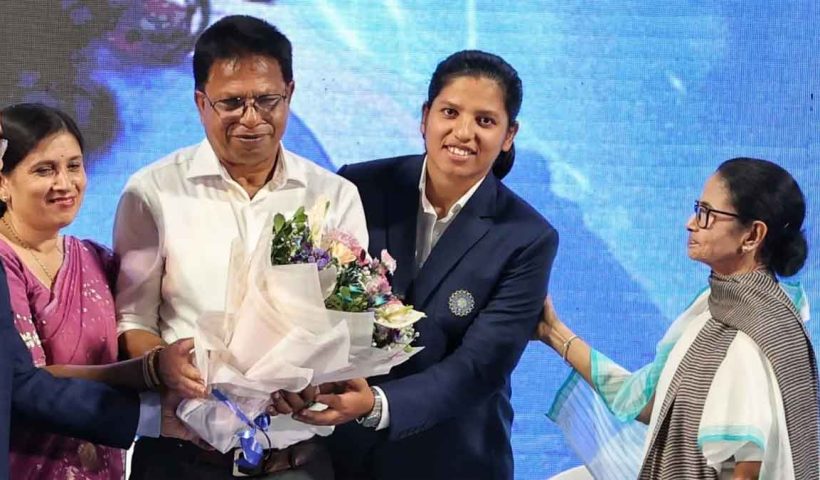 Richa Ghosh Bangabhushan Mamata Banerjee