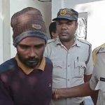 পুরনো সোনা বদলে প্রতারণা, গ্রেফতার স্বর্ণ ব্যবসায়ী